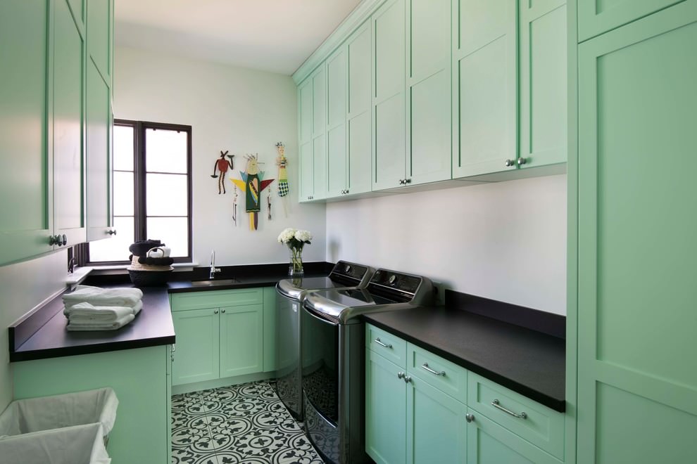 Kitchen set with a mint shade