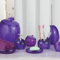 Glass accessories for the bathroom