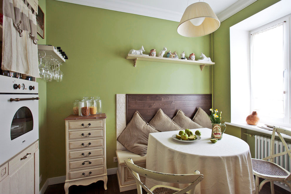 The combination of olive and beige in provence style
