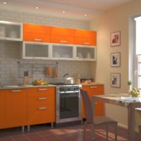 Illuminazione della facciata arancione del set da cucina