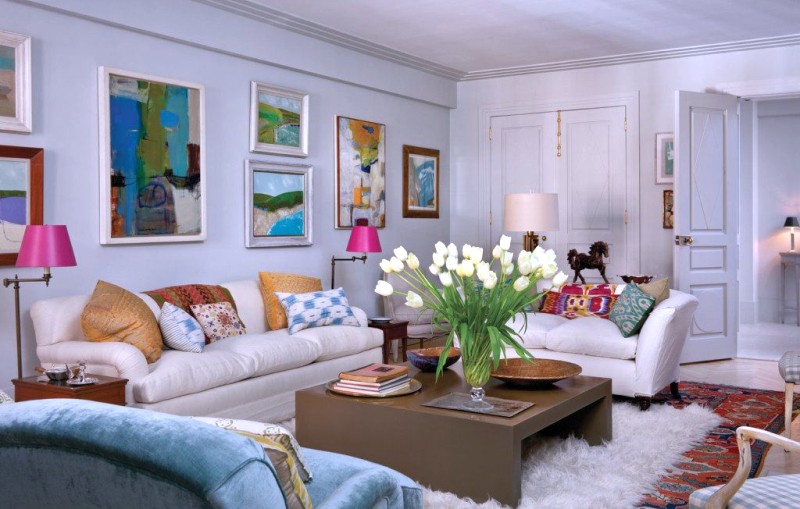 Mixed style living room design
