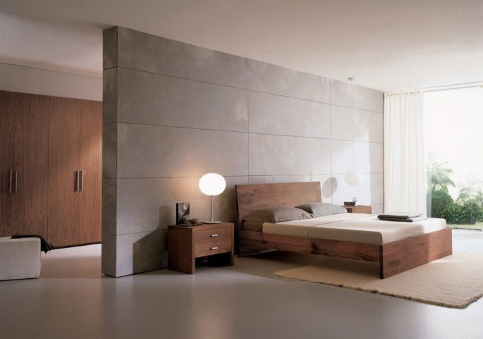 Grande camera da letto minimalista fai-da-te