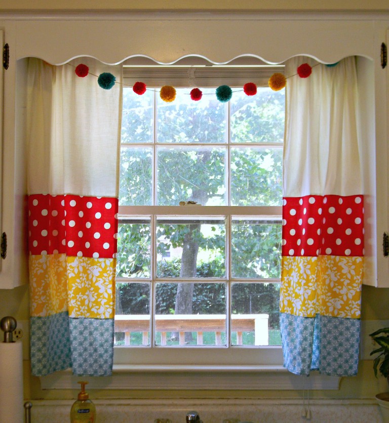 DIY curtains for decorating the kitchen window