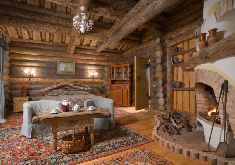 The abundance of wood in the design of the relaxation room in a Russian bath
