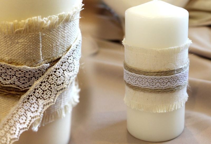 DIY candle making with burlap