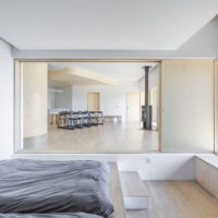 Conception d'une chambre dans le style du minimalisme