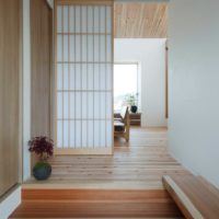 L'interno del corridoio nello stile del mimimalismo giapponese