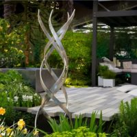 Metal composition for garden decoration