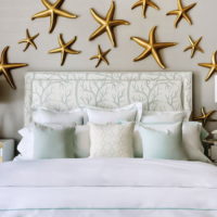 Étoile de mer sur la tête du lit