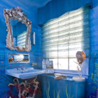 Belle conception de salle de bains dans les tons bleus