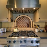 Tiled apron over the hob