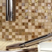 Glass mosaic in the design of the bathroom