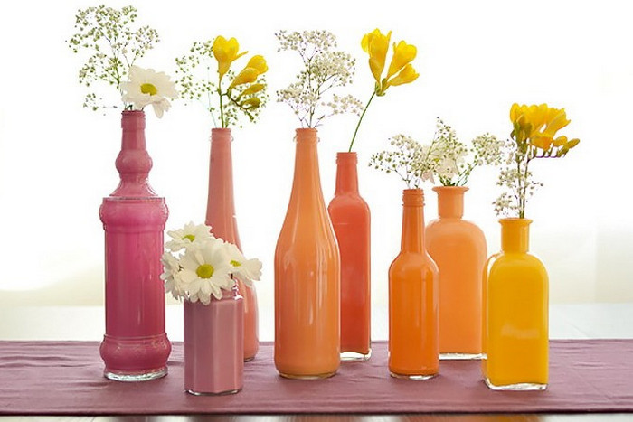 Originalios vazos iš stiklinių atliekų butelių