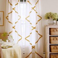 Transparent geometric tulle curtains
