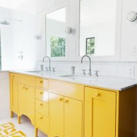 Wide cabinet with two sinks