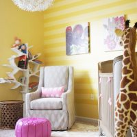 Wallpaper with horizontal stripes in a children's room