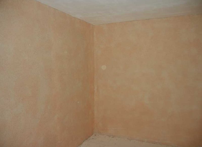 Walls in the room after applying liquid wallpaper