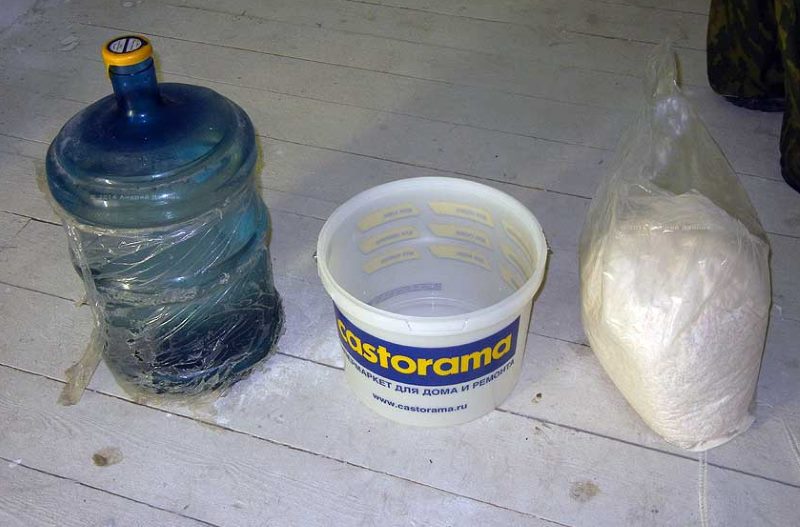 Composants pour la préparation du papier peint liquide au travail