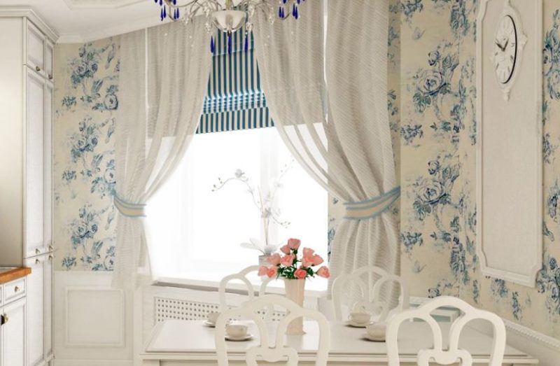 Striped roman curtains in combination with white curtains