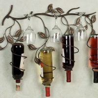 Branch-shaped pendant for wine glasses and wine bottles