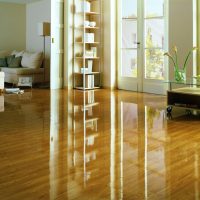 Lacquered wood flooring