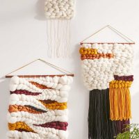 Decorative pendants made of woolen thread