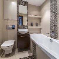 Built-in shelves in the combined bathroom