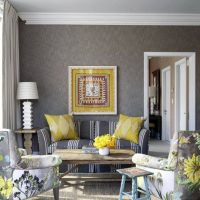 Gray wallpaper in the design of the living room
