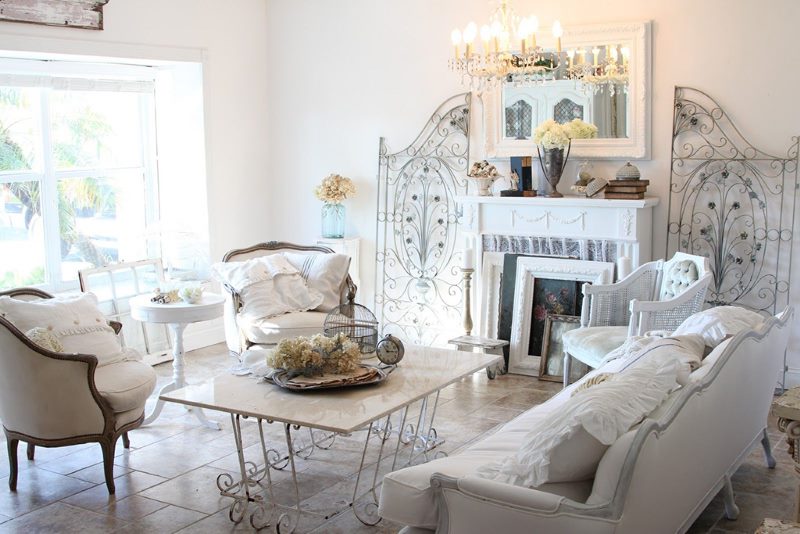 Provence style living room with porcelain floor