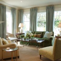 Direct curtains on the windows of the classic living room
