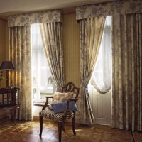 Curtains with colorful fabric lambrequins
