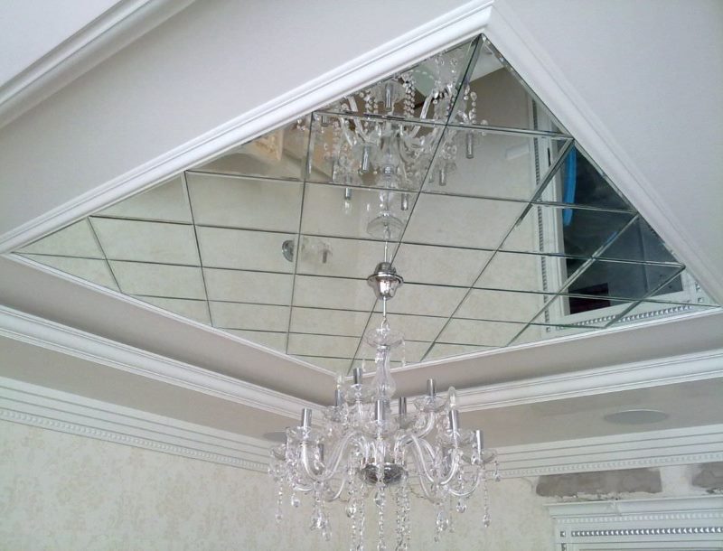 Glass ceiling chandelier with mirror tiles