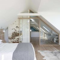 Glass partition in bedroom design