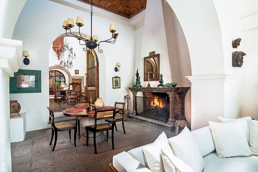 White walls in a Spanish-style living room