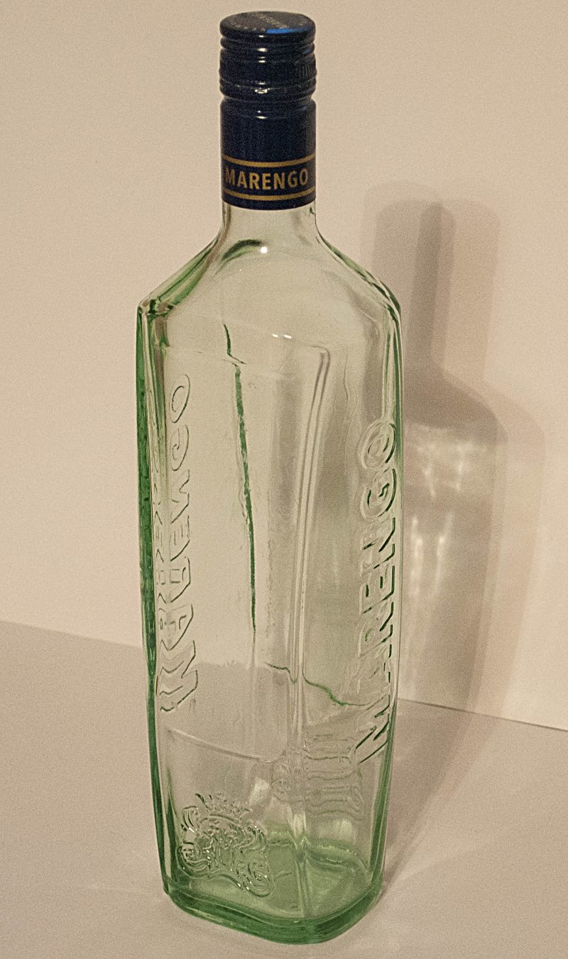 Švarus stiklinis butelis dekoravimui