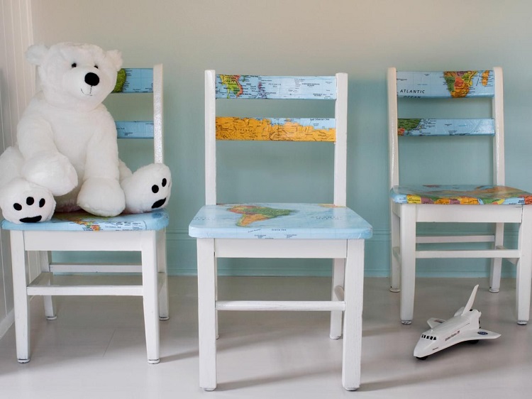 Decorating highchairs with a world map