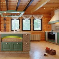 Cuisine-salon design avec plafond en bois