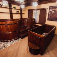 Drvene bačve za vodu u japanskoj sauni