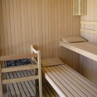 Električna sauna u parnoj prostoriji kupelji okvira