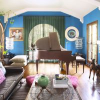 Blue color in the design of the living room