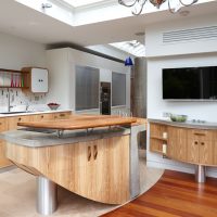 Kitchen furniture with smooth contours
