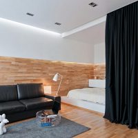 Wall decoration with laminated panels