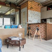 Bar à briques dans un intérieur de style loft