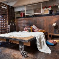 Bed from a factory trolley to a loft-style bedroom