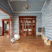 Shades of blue in the interior of a wooden house