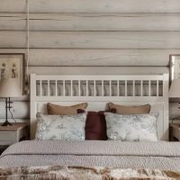 Tête de lit en bois pour les époux