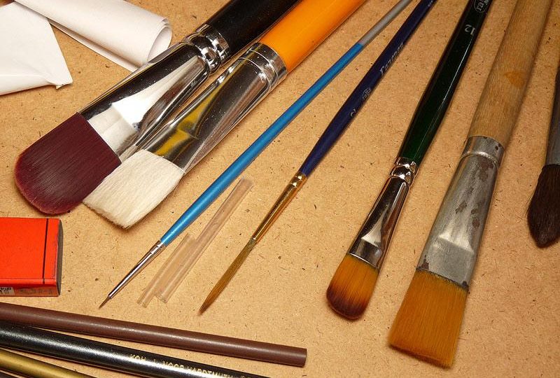 Brushes for decorating glass jars