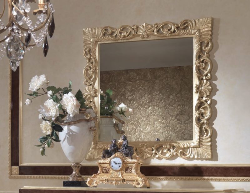 Specchio quadrato in stile classico