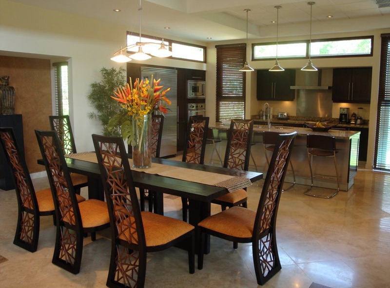 Contemporary-style dining area
