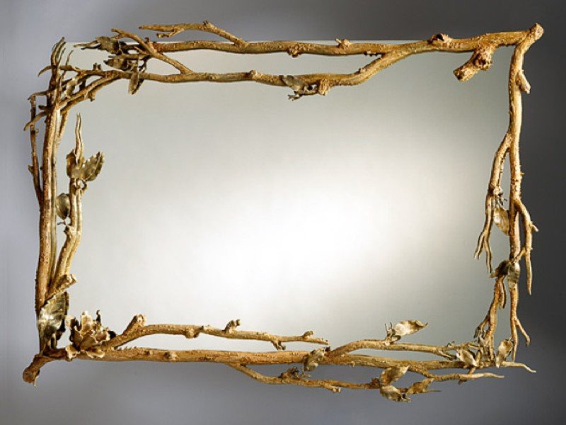 Décor de miroirs avec des branches